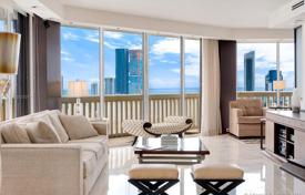 Spacious apartment with ocean views in a residence on the first line of the beach, Aventura, Florida, USA for $749,000
