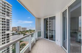 Comfortable apartment with ocean views in a residence on the first line of the beach, Aventura, Florida, USA for $825,000
