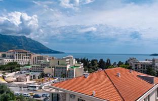 3-bedroom apartment 135 m² in Becici for 676,000 €