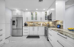 2-bedroom apartments in condo 130 m² in South Ocean Drive for $630,000