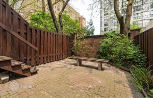 7-bedroom townhouse in Mutual Street for C$1,771,000