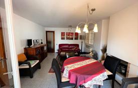 Spacious apartment on the second line of the coast and with lateral views of the sea for 170,000 €