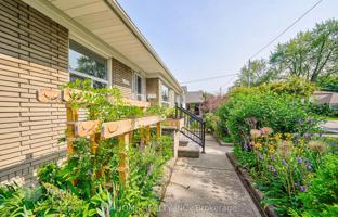 10-bedroom house in Scarborough for C$1,673,000