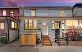 Terraced house – Carlaw Avenue, Toronto, Ontario,  Canada for C$1,267,000