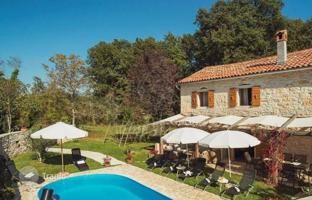 4-bedroom house 190 m² in Gračišće for 400,000 €