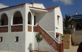 Houses for sale in Alicante. Two-storey villa with garden only 20 meters from the sea in Calp, area Carrió Houses for sale in Alicante. Two-storey villa with garden only 20 meters from the sea in Calp, area Carrió