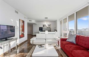 2-bedroom apartments in condo 135 m² in Hallandale Beach for $1,175,000