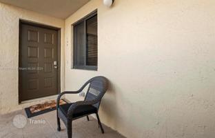 2-bedroom apartments in condo 113 m² in Weston for $355,000