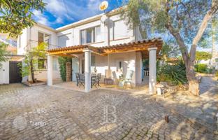 14-room cottage 52 m² in Vallauris for 1,580,000 €