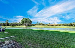 2-bedroom apartments in condo 109 m² in Pembroke Pines for $260,000