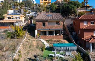 4-bedroom house 230 m² in Alella for 680,000 €