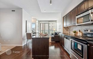 6-bedroom apartment in Fort York Boulevard for C$926,000