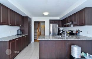 9-bedroom townhouse in Scarborough for C$1,254,000
