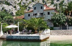 6 bedroom House in Kotor for 1,750,000 €