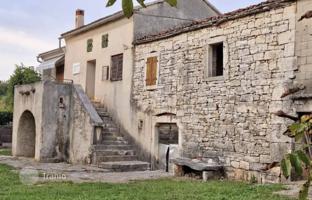 4-bedroom house 140 m² in Kanfanar for 180,000 €