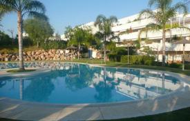 Penthouse in a residence with a garden, a swimming pool and a parking, Nueva Andalucia, Malaga, Spain for 495,000 €