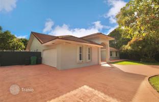 4-bedroom house 326 m² in Miami for $975,000