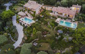 Elegant villa with two pools and breathtaking sea views, Saint-Paul-de-Vence, Cote d'Azur, France for 59,000 € per week