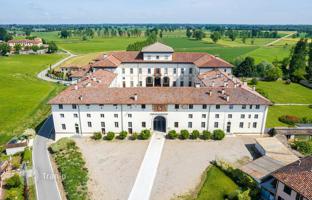25-bedroom villa in Lodi for 8,000,000 €