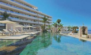 2-bedroom penthouse 124 m² in Playa Paraiso for 656,000 €