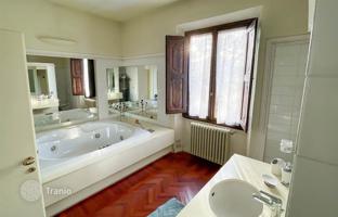 5-bedroom villa 470 m² in Florence for 885,000 €