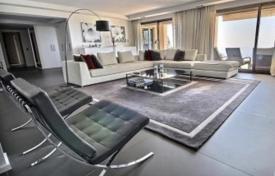 Renovated villa with terrace, garden, swimming pool, in Villefranche-sur-Mer, Cote d`Azur, France for 3,500,000 €