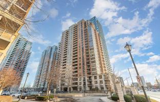 5-bedroom apartment in Dundas Street West for C$1,128,000