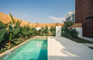 3-bedroom villa 280 m² in Batu Bolong Beach for $675,000