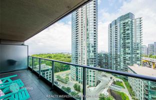 5-bedroom apartment in Fort York Boulevard for C$898,000