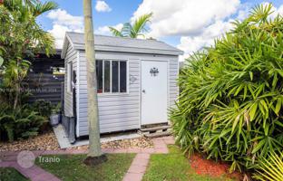 4-bedroom house 189 m² in West End for $711,000