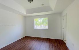 3-bedrooms apartments in condo 121 m² in Homestead, USA for $300,000