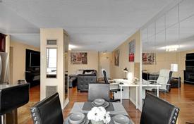 Apartment – Bay Street, Old Toronto, Toronto,  Ontario,   Canada for C$1,043,000