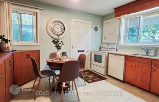10-bedroom house in North York for C$1,910,000