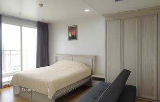 3-bedroom apartments in condo in Huai Khwang for $398,000