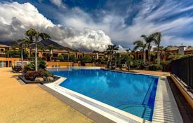 Townhouse with a terrace and a garage, in a residence with swimming pools, El Duque, Tenerife, Spain for 580,000 € Townhouse with a terrace and a garage, in a residence with swimming pools, El Duque, Tenerife, Spain for 580,000 €