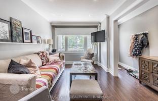 12-bedroom townhouse in York for C$1,346,000