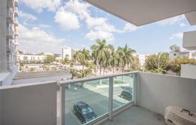 Condo – West Avenue, Miami Beach, Florida,  USA for $400,000