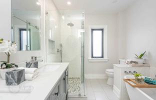 9-bedroom house in York for C$2,545,000
