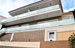 Sea view villa with two independent apartments and a swimming pool, Lloret de Mar, Spain for 956,000 €