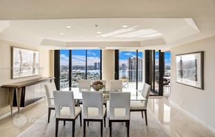 4-bedroom apartments in condo 392 m² in Aventura for $2,900,000