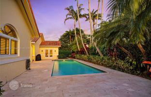 4-bedroom house 449 m² in Palmetto Bay for $2,299,000