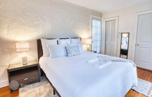 3-bedroom house 197 m² in Coral Gables for $1,450,000