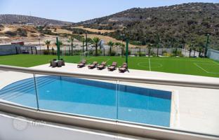 7-bedroom cottage 1,350 m² in Pyrgos for 10,500,000 €