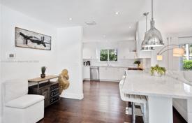 Townhome – Harrison Street, Hollywood, Florida,  USA for $1,450,000