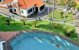 High-quality villa with a swimming pool, a garden and a guest house in a picturesque area, close to the center of Funchal, Portugal for 1,750,000 €
