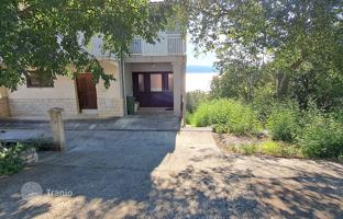 3-bedroom house 309 m² in Crikvenica for 480,000 €