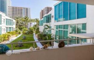 1-bedroom apartment 69 m² in Miami Beach for $399,000