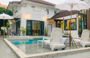 4-bedroom villa 390 m² in Pattaya for $656,000