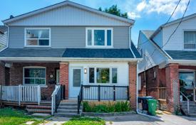Terraced house – East York, Toronto, Ontario,  Canada for C$1,032,000