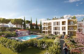 Apartments in a new residence with gardens and a swimming pool, 300 meters from the sea, Antibes, France for 229,000 €